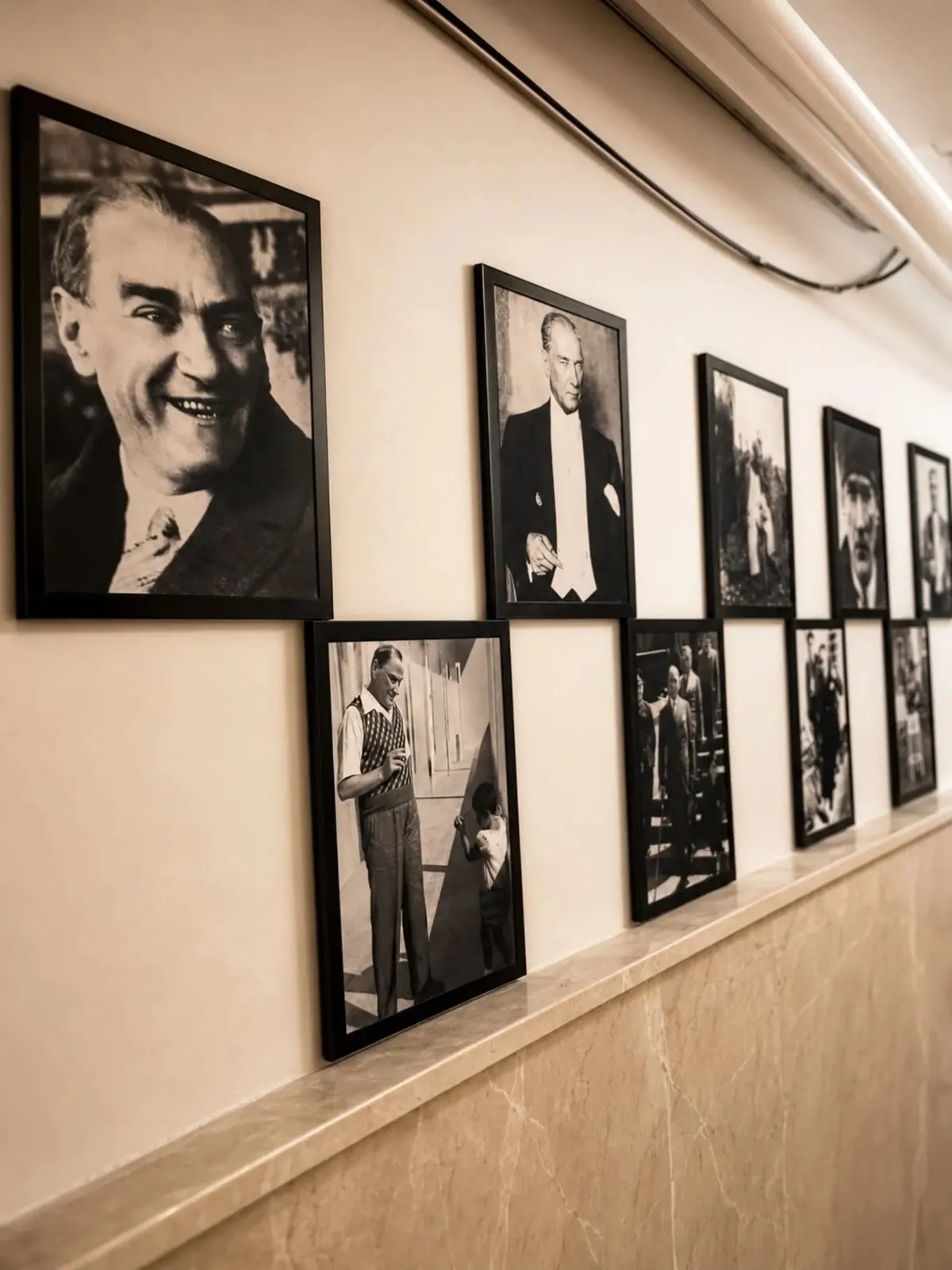 Otel lobisi ve resepsiyon alanı